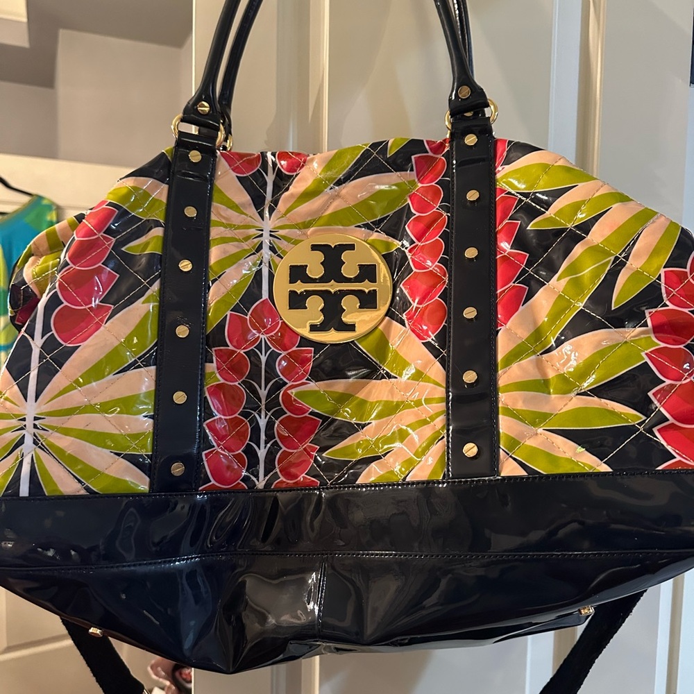 Fabulous Tory Burch weekender bag.   Pattern is retired…, 20” across 14” high